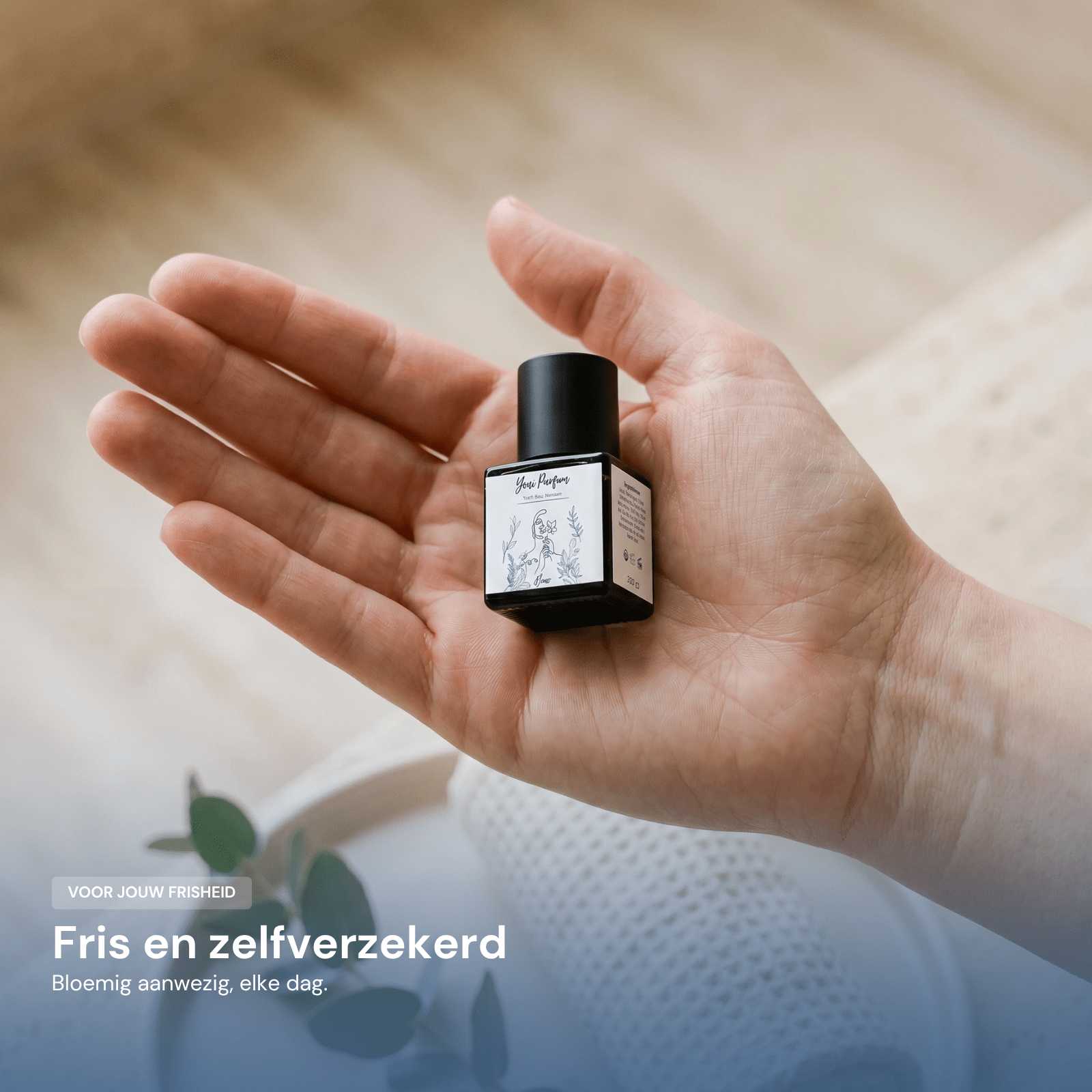 iYone Yoni Parfum - fris en zelfverzekerd, bloemig aanwezig elke dag, compact 10 ml flesje voor onderweg